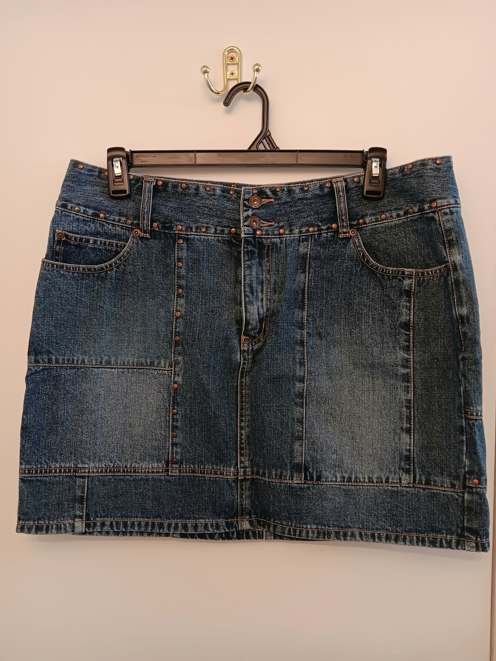 VENEZIA DARK BLUE DENIM SKIRT WITH COPPER RIVETS /STUDS SIZE 18